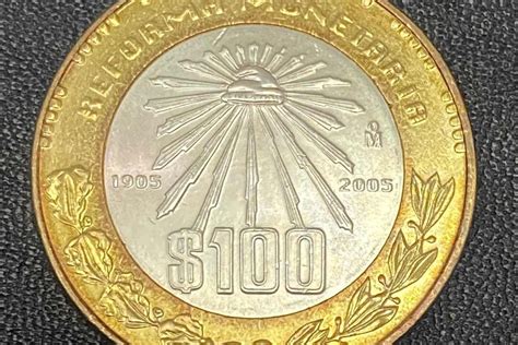 moneda de 100 pesos mexicanos